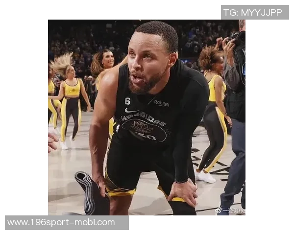 库里分享球队挫败感与积极心态称更衣室氛围良好连胜提升士气